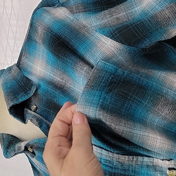 **SOLD**Stevie Nicks Upcycled Reworked Flannel Shirt Jacket Shacket - Picture 9 of 10